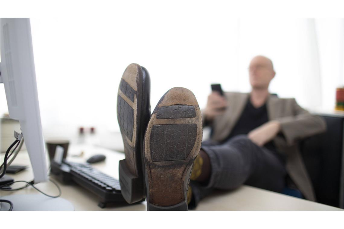 „Morgen, morgen, nur nicht heute! Sagen alle faulen Leute.“: Die Moral hinter dieser Redensart aus dem Gedicht „Aufschub“, erstmals erschienen  1807 in der Sammlung „Lieder und Fabeln für Kinder und junge Leute“ des Aufklärungspädagogen  Christian Felix Weiße (1726-1804), ist ganz einfach: Schiebe Aufgaben nicht vor Dir her, sondern erledige Sie gleich!