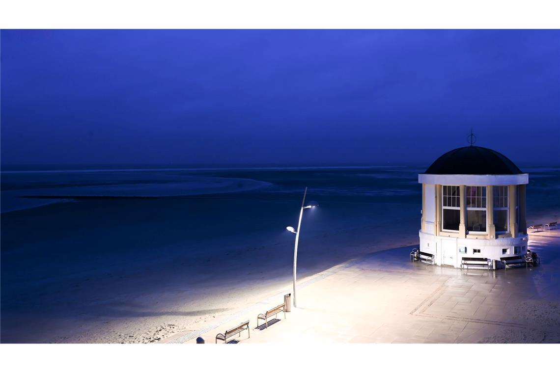 Morgens hat es leicht geregnet am Strand von Borkum.