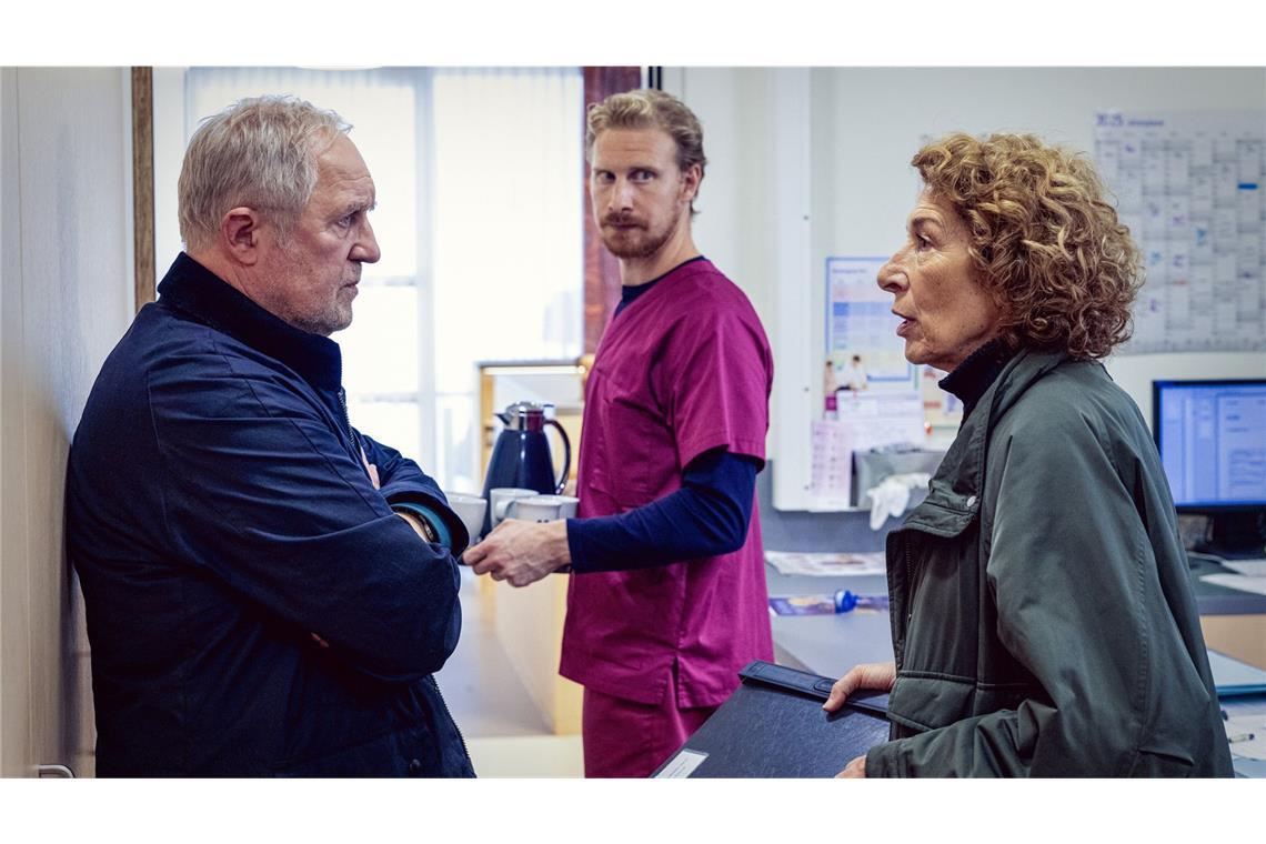 Moritz Eisner (Harald Krassnitzer, li.), Horst Windisch (Michael Edlinger) und Bibi Fellner (Adele Neuhauser)