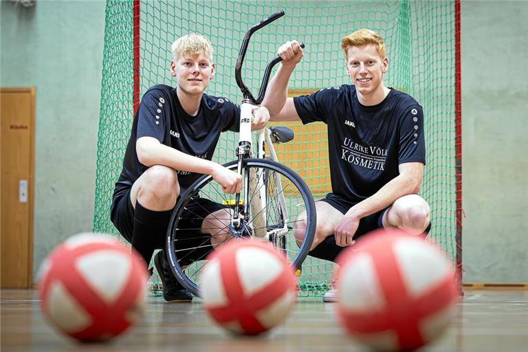 Moritz Völk (links) und Philipp Völk sind zuversichtlich, den Klassenverbleib in der 2. Bundesliga schaffen zu können. Foto: Alexander Becher