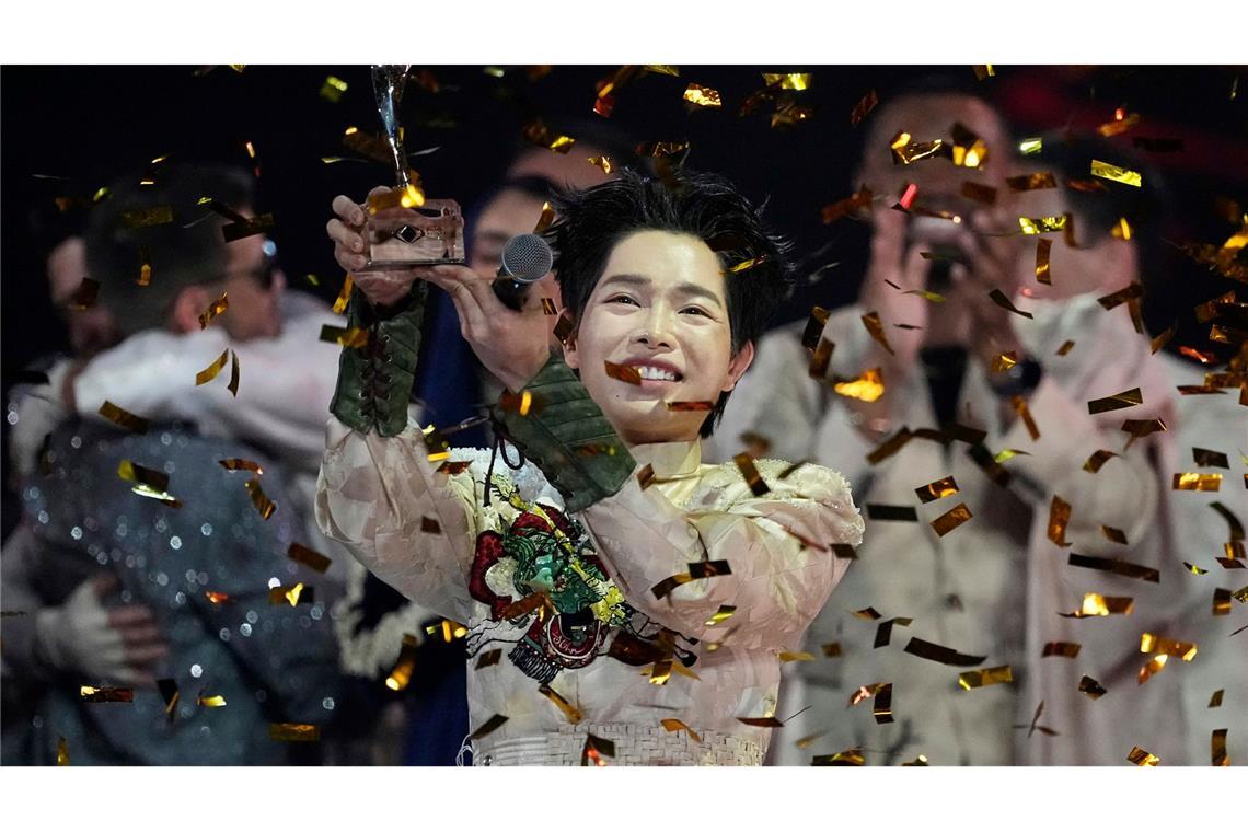 Bilder des Tages Moskau: Triumph für Vietnam – Duc Phuc gewinnt internationalen Intervision Song Contest.