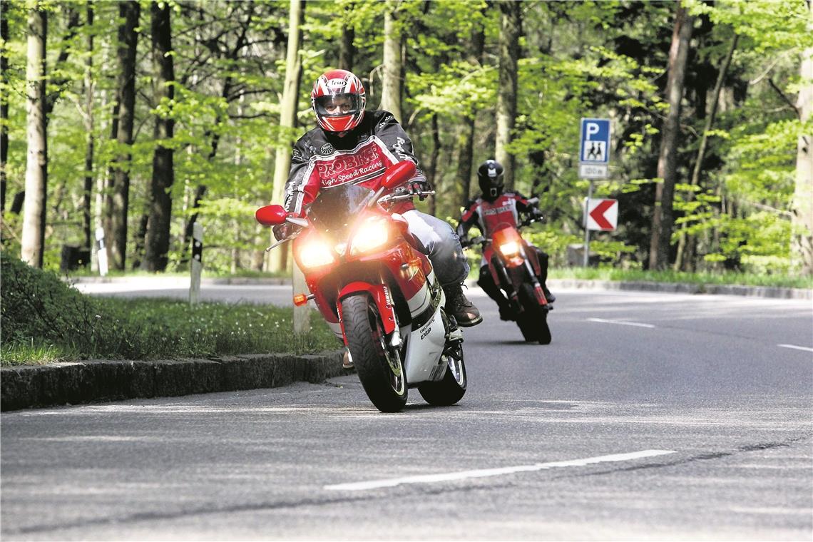 Motorradfahrer sind zwar meistens moderat unterwegs. Was die Anwohner allerdings erheblich belästigt, sind die wenigen Unbelehrbaren. Archivfoto: G. Habermann