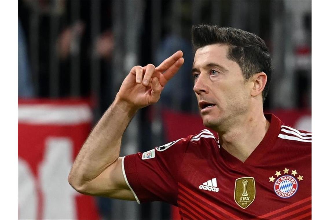 Münchens Stürmerstar steht in der Fußballwoche gleich zwei Mal im Fokus: Robert Lewandowski. Foto: Sven Hoppe/dpa