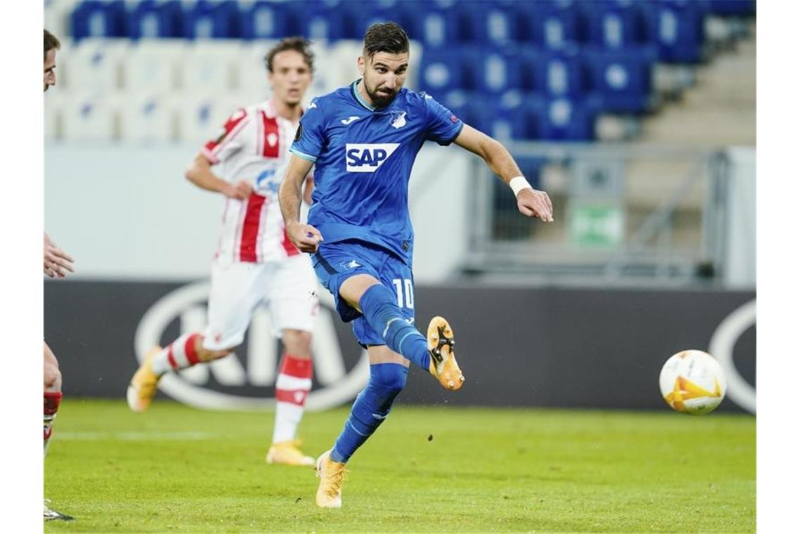 Jubel in Hoffenheim: Sieg gegen Roter Stern Belgrad Munas Dabbur stellte mit seinem Tor zum 2:0 den Endstand her. Foto: Uwe Anspach/dpa