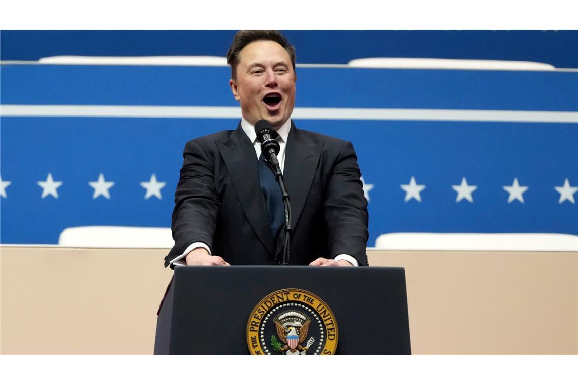 Musk sorgt mit Hitlergruß-ähnlicher Geste für Aufsehen Musk hat noch keine Erklärung zu seiner Geste abgegeben.