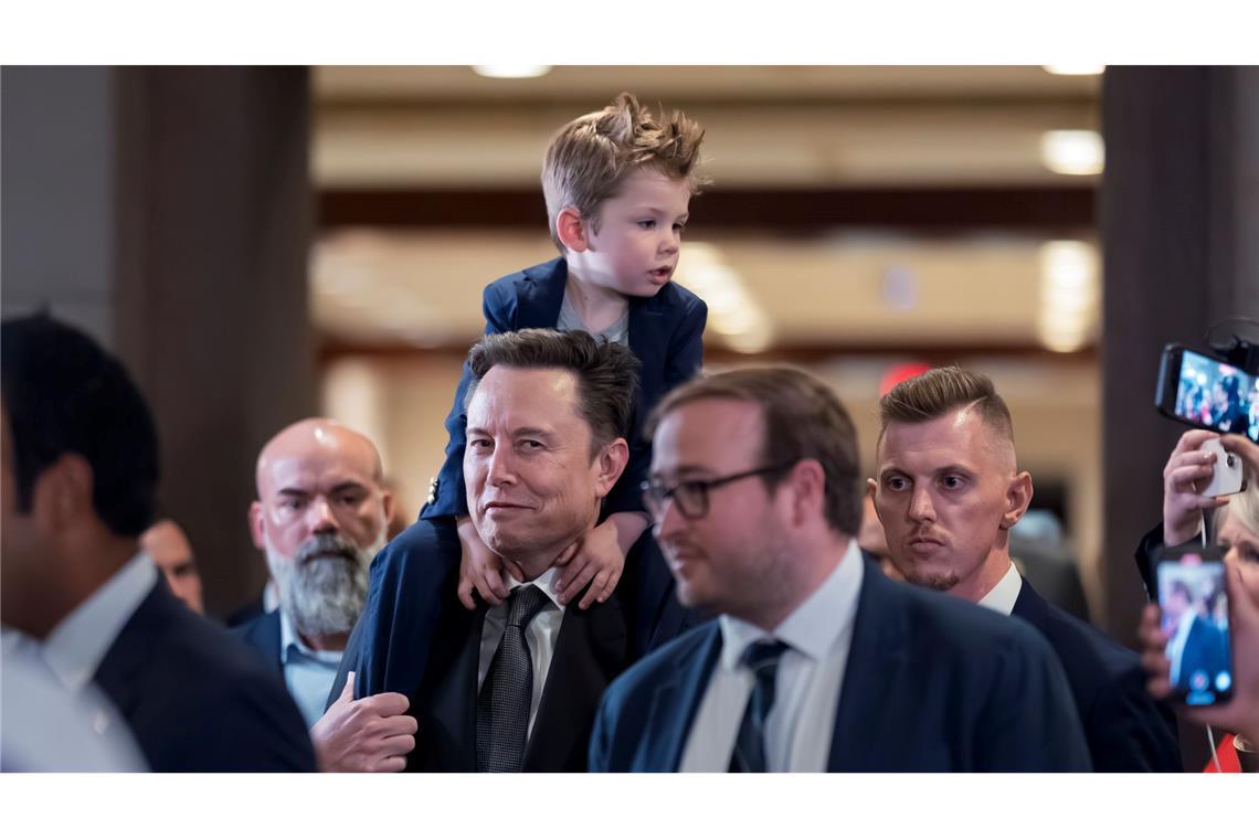 Mindestens 250 Millionen Dollar von Musk für Trump-Wahlkampf Musk soll Präsidenten Trump dabei helfen, Bürokratie abzubauen.