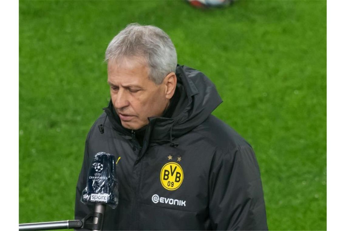 Muss auf den verletzten Erling Haaland verzichten: Dortmunds Trainer Lucien Favre. Foto: Bernd Thissen/dpa-Pool/dpa