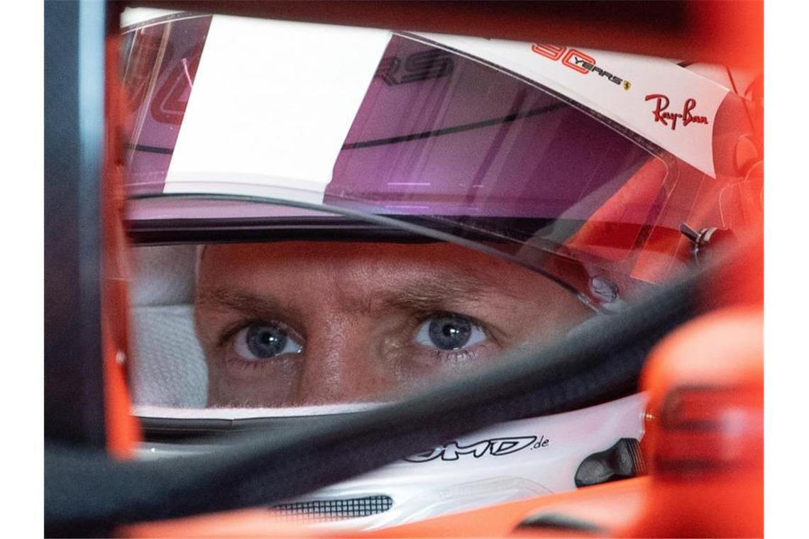 Einbau neuer Steuereinheit: Formel-1-Strafe für Vettel Muss bei seinem Heimrennen von weit hinten starten: Sebastian Vettel. Foto: Sebastian Gollnow