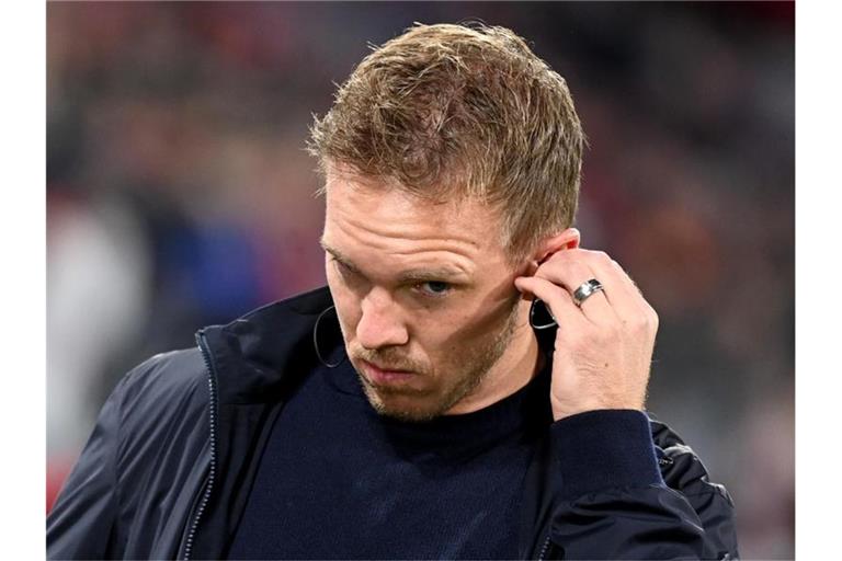 Muss beim FC Augsburg auf Leistungsträger Kimmich verzichten: Münchens Trainer Julian Nagelsmann. Foto: Sven Hoppe/dpa