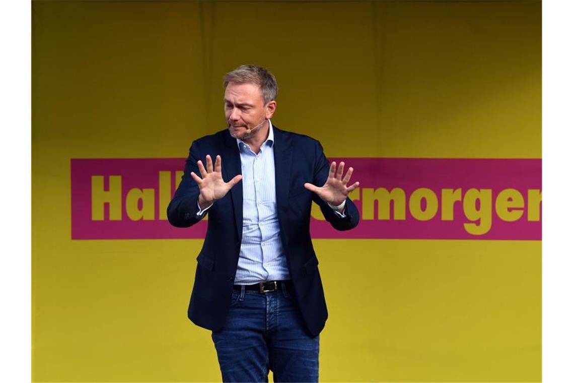 Muss noch abwarten: FDP-Chef Christian Lindner. Foto: Martin Schutt/dpa-Zentralbild/dpa