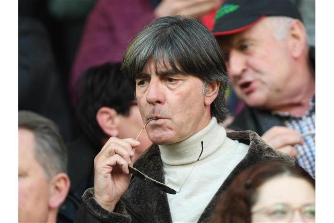 Spanien abgesagt: Lange Pause für Löw-Team - EM im Dezember? Muss seine Jahresplanung umstellen: Bundestrainer Joachim Löw. Foto: Patrick Seeger/dpa