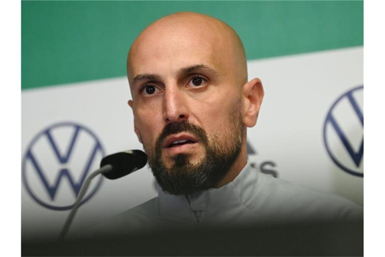 Muss seinen Kader kräftig umbauen: U21-Coach Antonio Di Salvo. Foto: Marijan Murat/dpa
