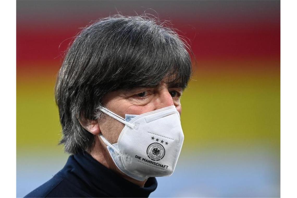 Muss wieder die Turniertauglichkeit der Nationalmannschaft herstellen: Bundestrainer Joachim Löw. Foto: Federico Gambarini/dpa