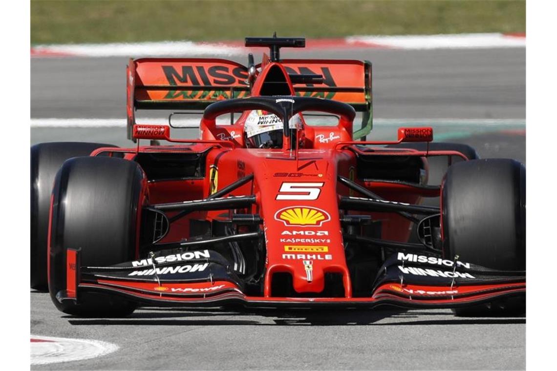Musste beim Training in Barcelona erneut den beiden Mercedes-Piloten den Vortritt lassen: Sebastian Vettel. Foto: Joan Monfort/AP