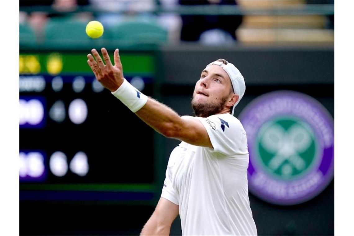 Musste sich dem Russen Daniil Medwedew geschlagen geben: Jan-Lennard Struff in Aktion. Foto: John Walton/PA Wire/dpa