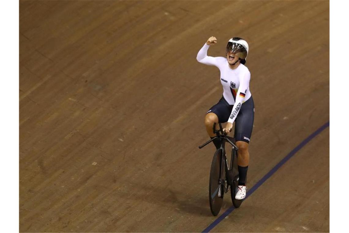 Musste sich im Finale der Einerverfolgung bei Bahnrad-EM knapp geschlagen geben: Lisa Brennauer. Foto: John Walton/PA Wire/dpa