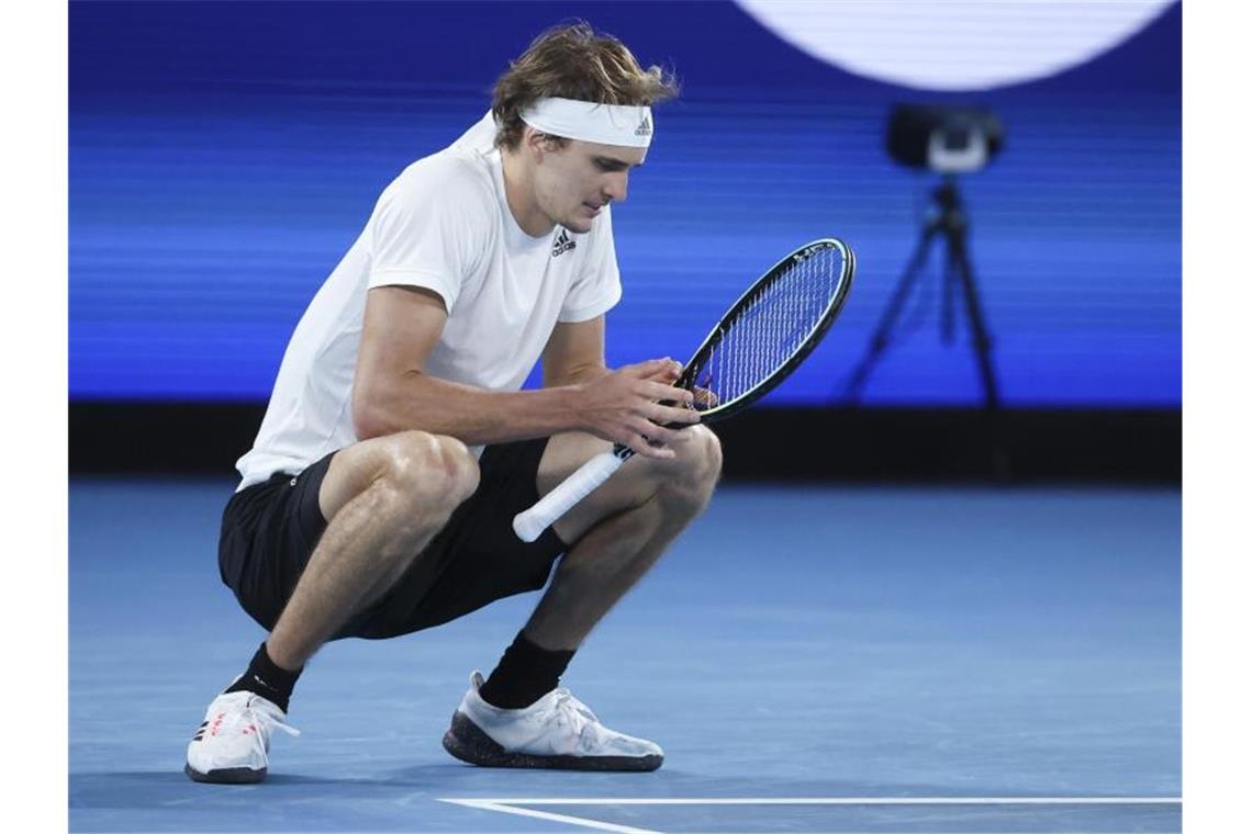 Zverev/Struff siegen: Deutsches Team im ATP-Cup-Halbfinale Musste sich in Melbourne Novak Djokovic geschlagen geben: Alexander Zverev. Foto: Hamish Blair/AP/dpa