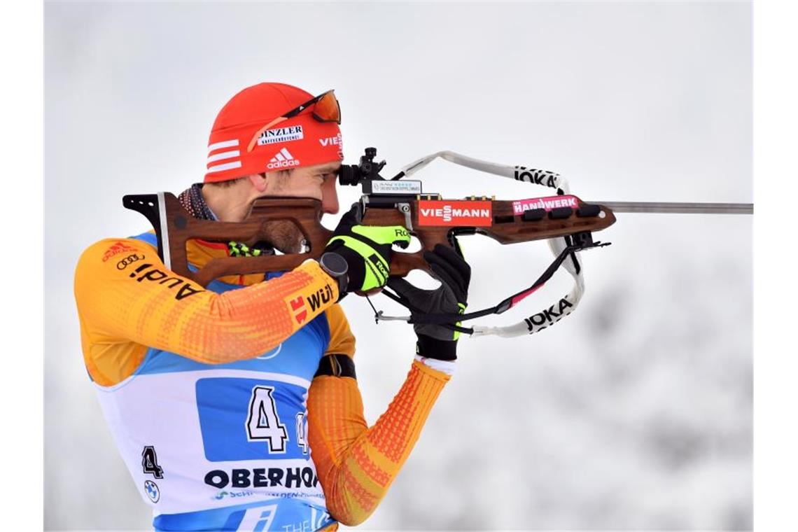 Deutsche Biathleten in Oberhof ohne Podestplatz Musste sich mit der deutschen Mixed-Staffel in Oberhof mit Platz fünf zufrieden geben: Schlussläufer Arnd Peiffer. Foto: Martin Schutt/dpa