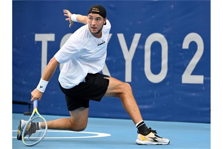 Musste sich Novak Djokovic geschlagen geben: Jan-Lennard Struff. Foto: Marijan Murat/dpa