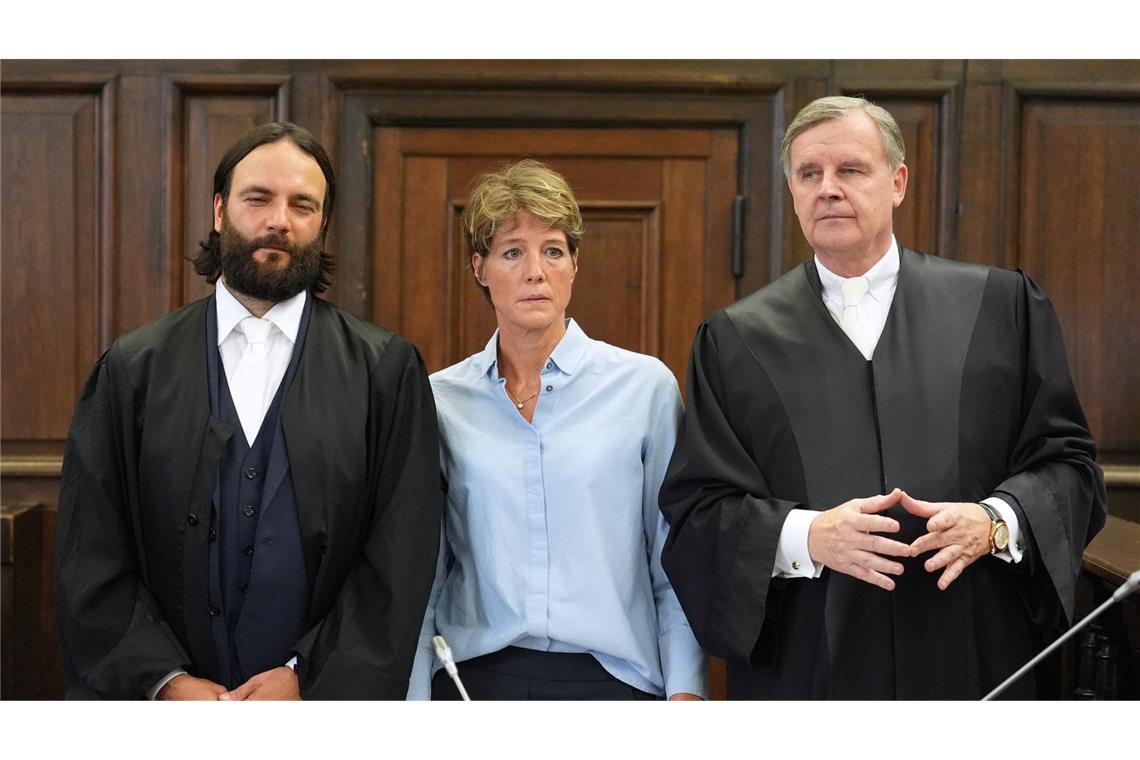 Bilder des Tages Mutmaßliche Kindesentführung - Christina Block mit ihren Anwälten