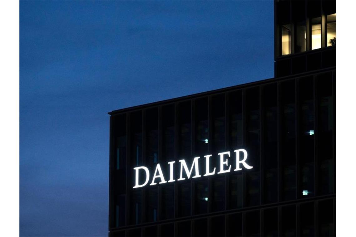 Strafbefehle gegen Daimler-Mitarbeiter beantragt Mutmaßliche Verstrickung in den Dieselskandal: Gegen drei Daimler-Mitarbeiter wurden Strafbefehle beantragt. Foto: Marijan Murat/dpa