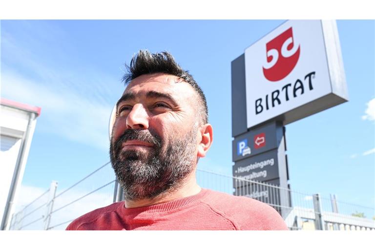 Muzayfe Doganer, Vorsitzender des Betriebsrats beim Dönerspieß-Hersteller Birtat freut sich über den Tarifabschluss. (Foto aktuell)