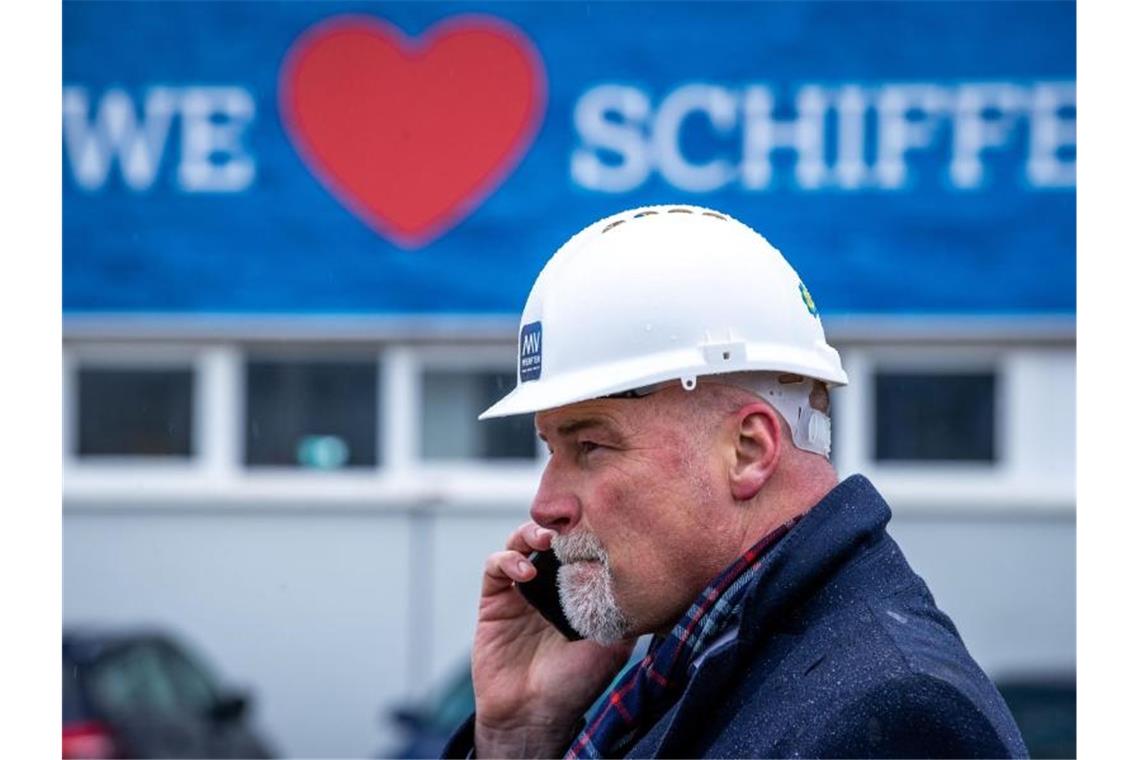MV Werften und Lloyd-Werft insolvent - Hohes Ausfallrisiko MV-Werften-Geschäftsführer Carsten Haake. Die Bundesregierung hatte tagelang mit dem asiatischen Eigentümer um die Rettung des angeschlagenen Schiffsbauers gerungen. Foto: Jens Büttner/dpa-Zentralbild/dpa