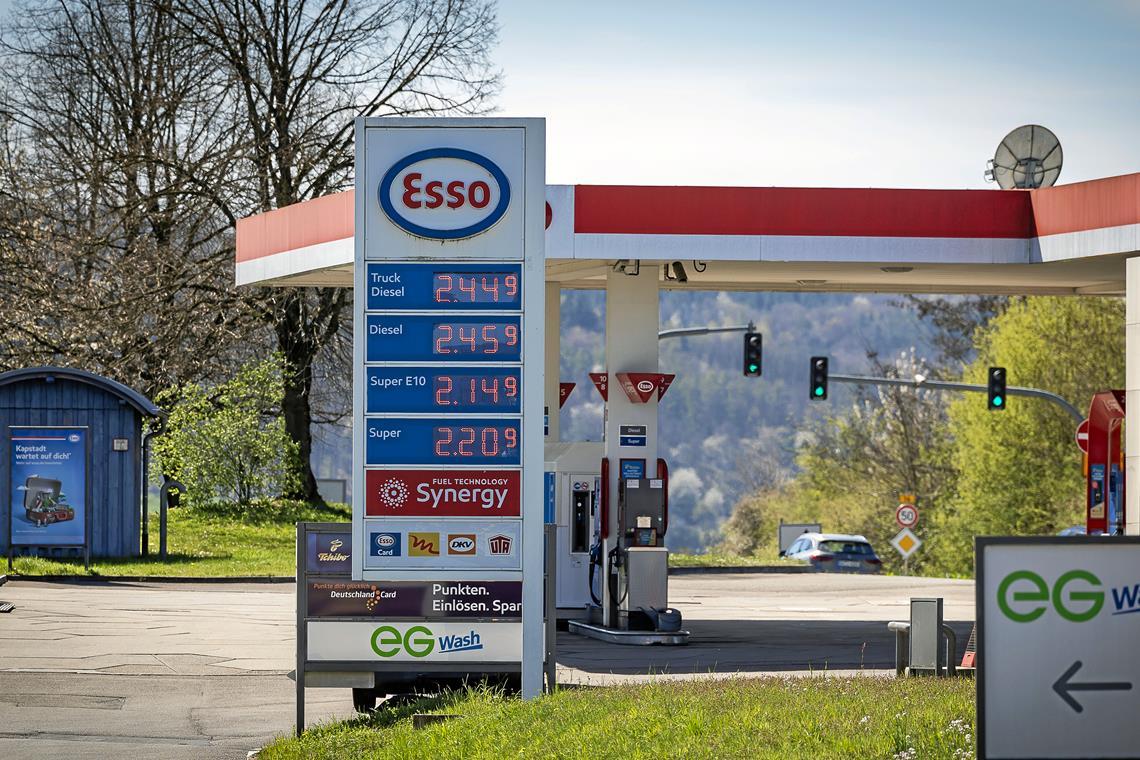 Nach 12 Uhr sind viele Tankstellen wie verlassen. Foto: Alexander Becher