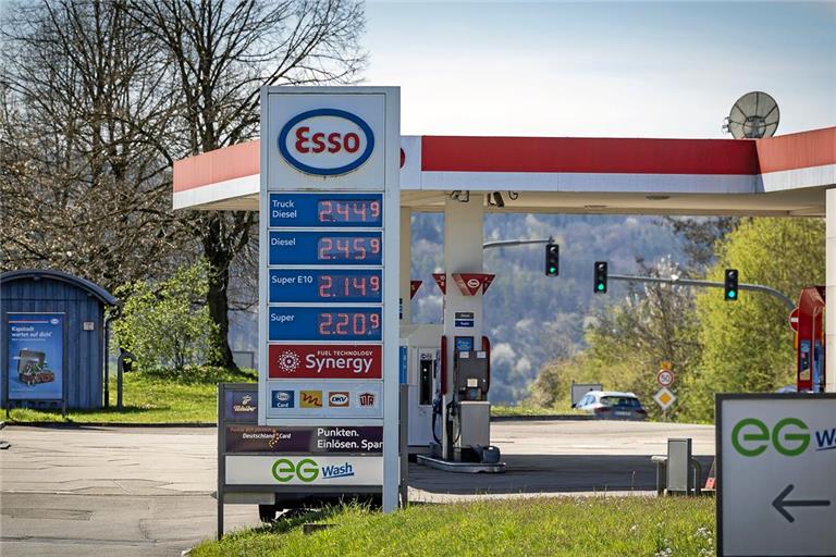 Nach 12 Uhr sind viele Tankstellen wie verlassen. Foto: Alexander Becher