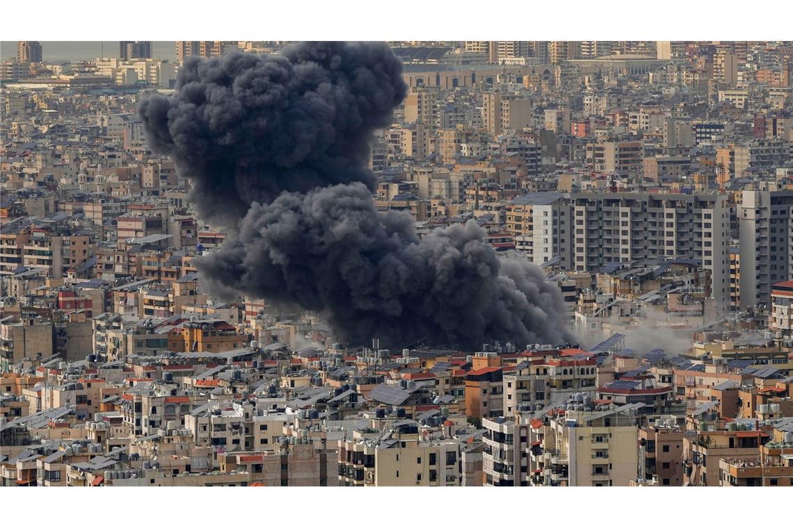 Erster israelischer Luftangriff bei Beirut seit November Nach Angaben der israelischen Armee soll ein Drohnenlager der Hisbollah angegriffen worden sein.