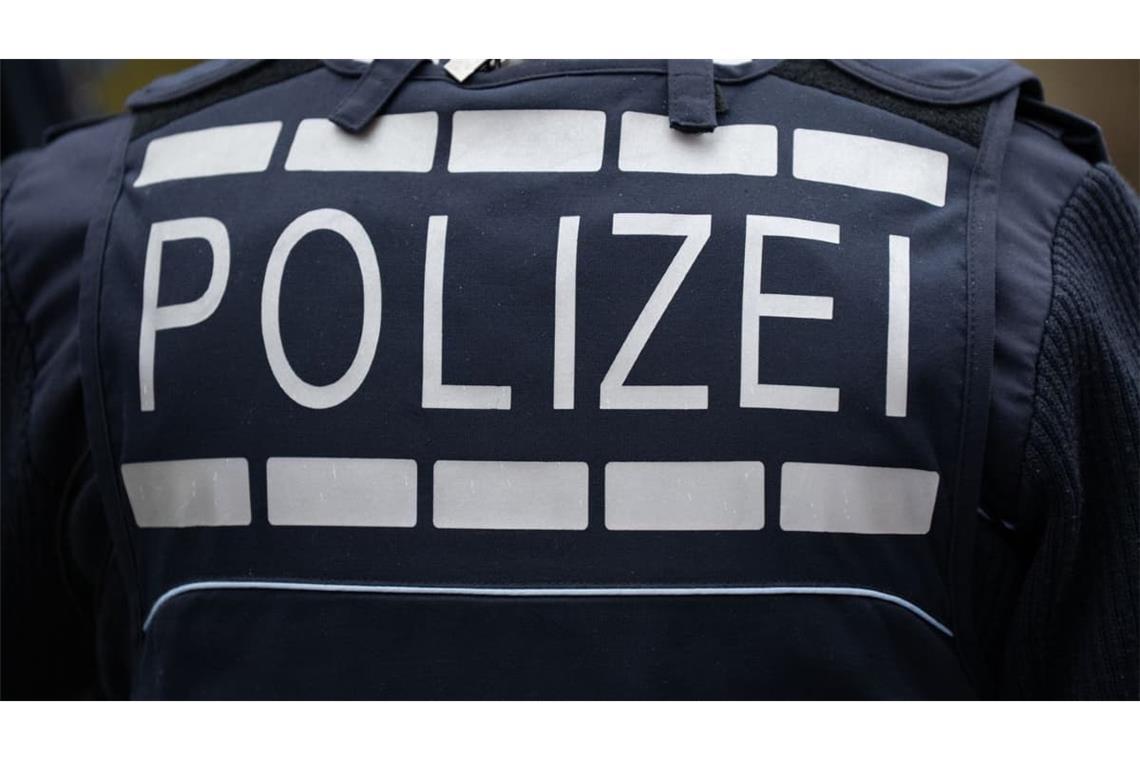 Nach Angaben der Sprecherin laufen die Durchsuchungen in Sachsen-Anhalt, Berlin, Brandenburg, Niedersachsen und Nordrhein-Westfalen