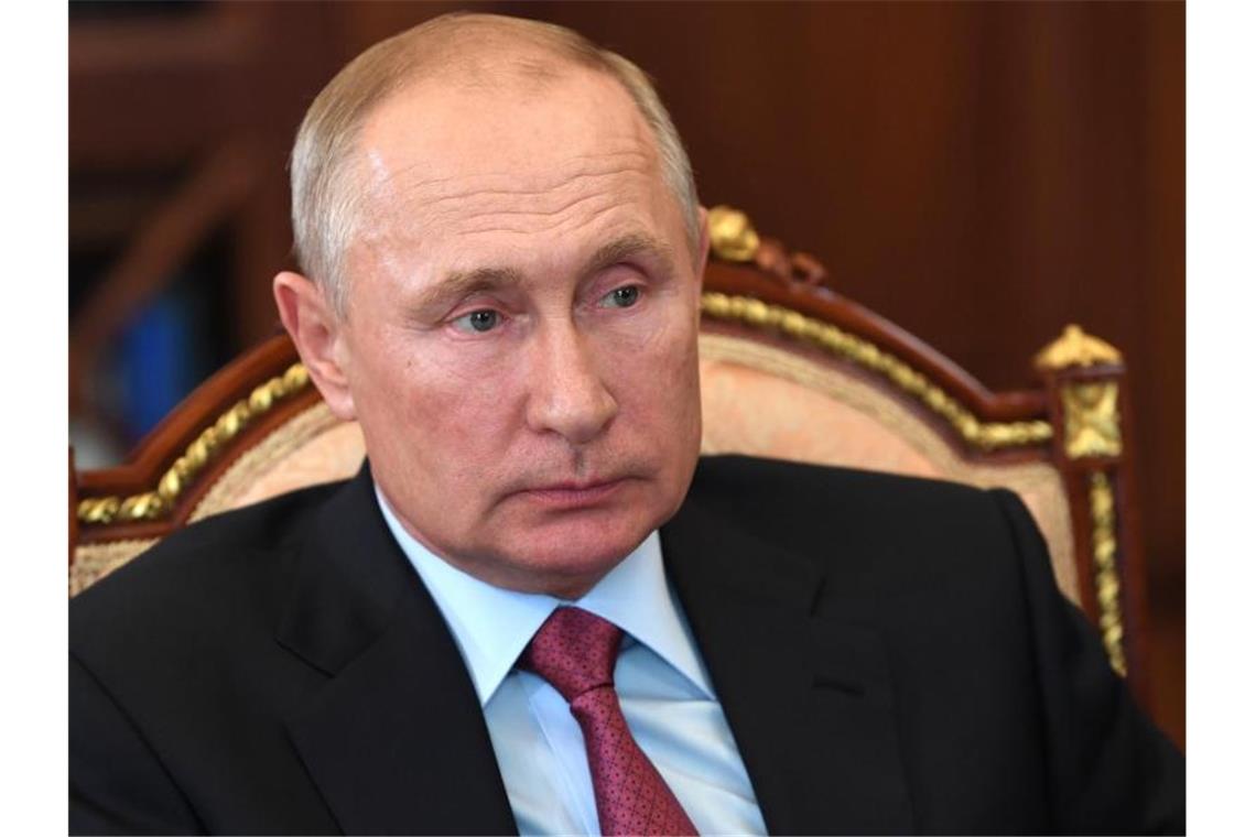 Nach Angaben von Russlands Präsident Putin hat sich eine seiner Töchter mit dem neuen Vakzin impfen lassen. Foto: Alexei Nikolsky/Pool Sputnik Kremlin/AP/dpa