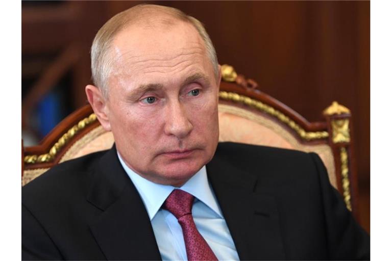 Nach Angaben von Russlands Präsident Putin hat sich eine seiner Töchter mit dem neuen Vakzin impfen lassen. Foto: Alexei Nikolsky/Pool Sputnik Kremlin/AP/dpa