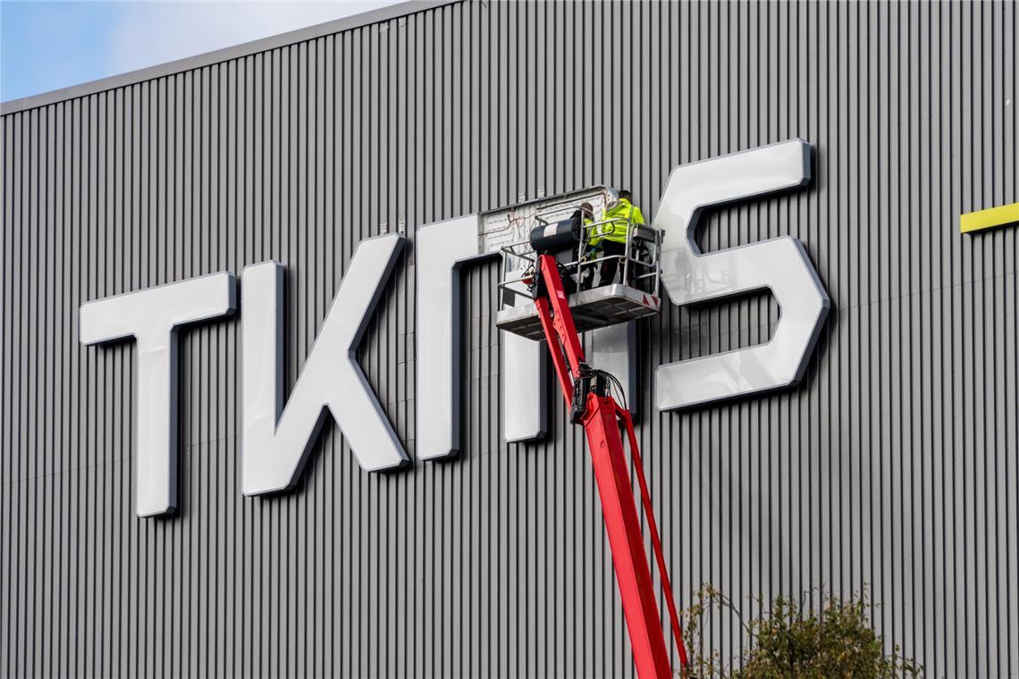 Nach dem Börsendebüt im Oktober hat die TKMS-Aktie massiv an Wert verloren. Welche Faktoren den Kurs belasten, welche Chancen es jetzt gibt und was Anleger wissen sollten.