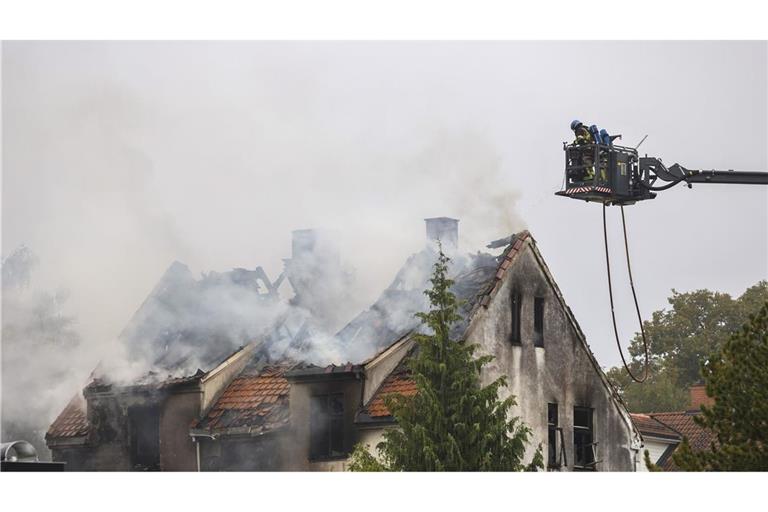 Nach dem Brand wurden vier junge Frauen tot aufgefunden.