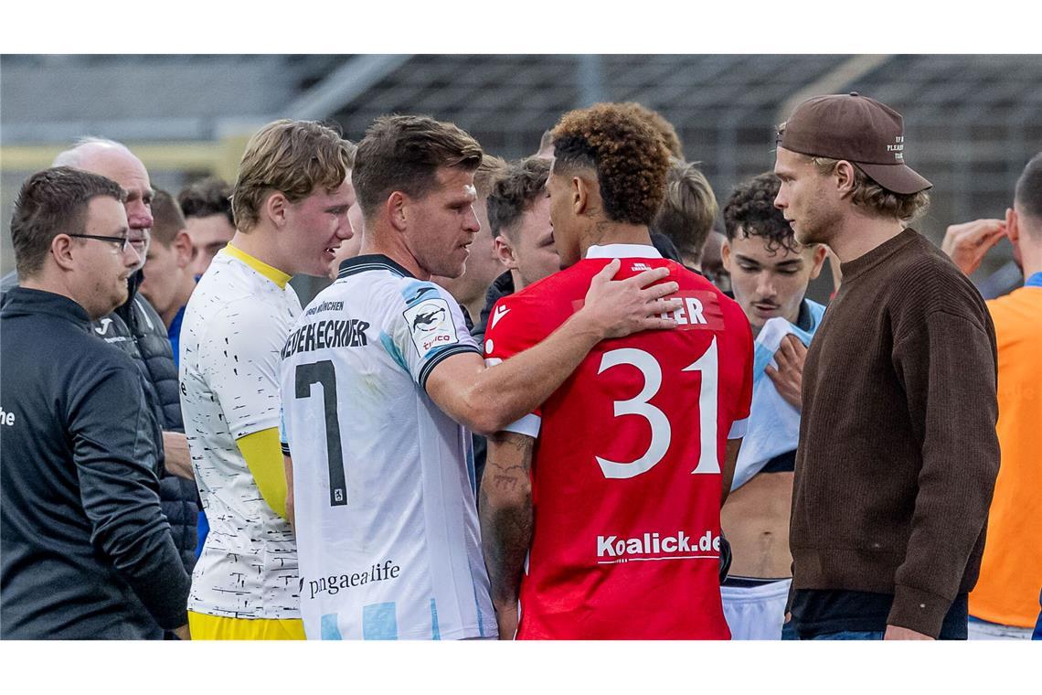 Nach dem Eklat gab es viele aufmunternde Worte für den Cottbuser Justin Butler.