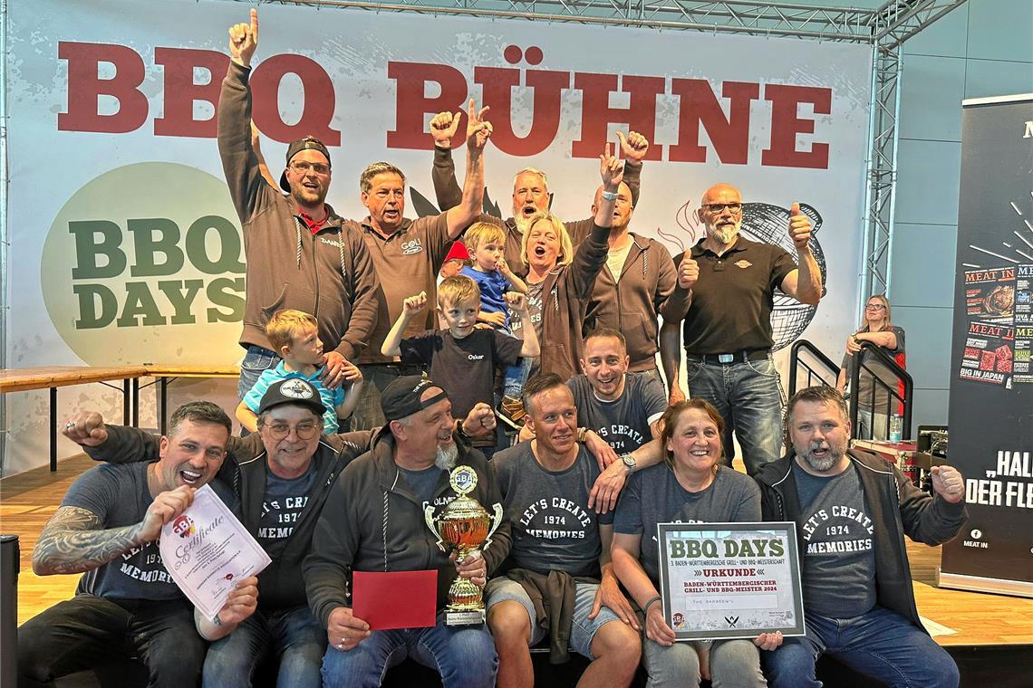 Grillmeister mit Küche aus Kirchberg an der Murr Nach dem Erfolg feiern die Grillmeister und Helfer gemeinsam. Foto: privat