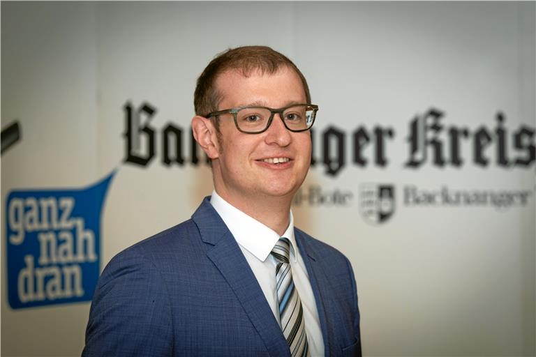 Nach dem Kantersieg im zweiten Wahlgang kommt Maximilian Friedrich mit viel Rückenwind nach Backnang. Wann der 34-Jährige sein neues Amt im Rathaus antreten wird, ist momentan allerdings noch unklar. Foto: A. Becher