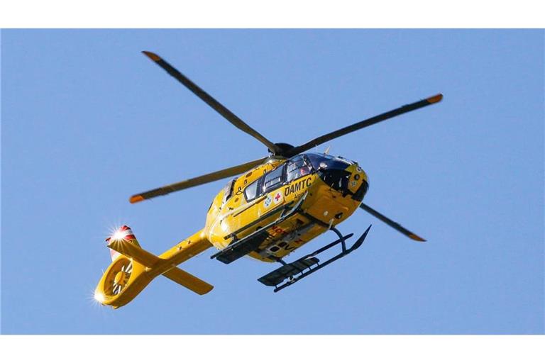 Nach dem schweren Bergunfall bei Kleinarl (Österreich) waren mehrere Hubschrauber im Einsatz (Symbolbild).
