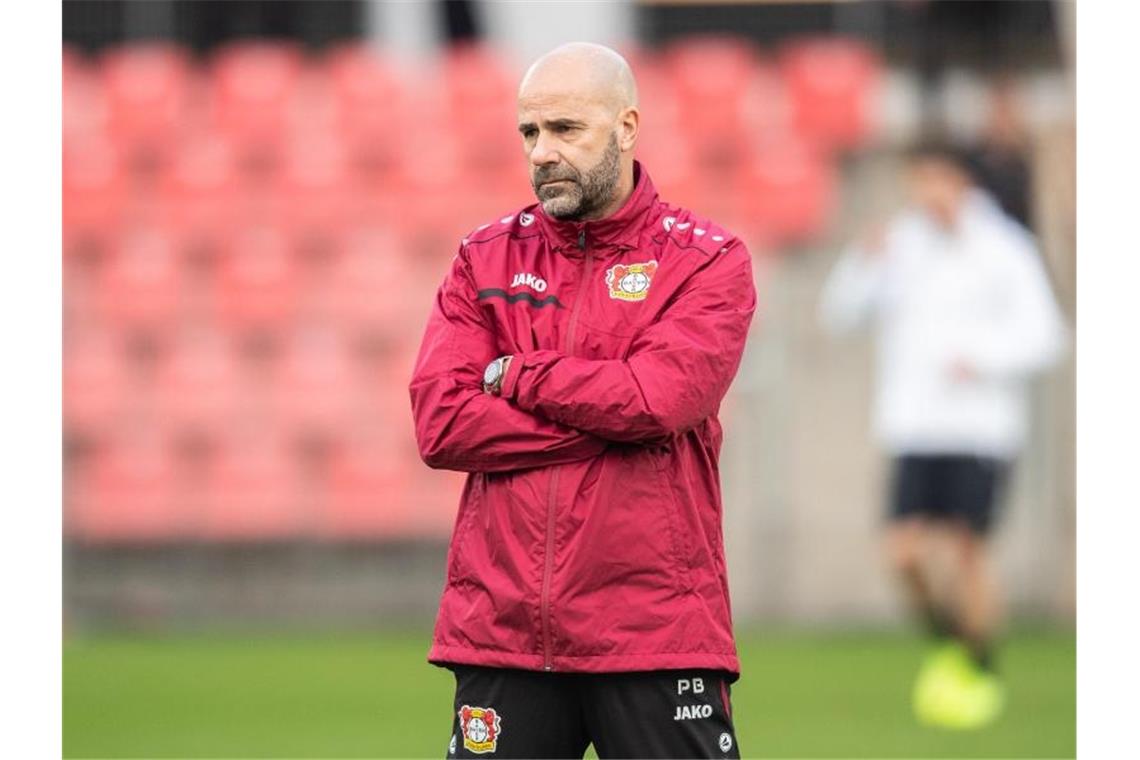 Nach dem Sieg gegen Atlético ist der Glaube bei Peter Bosz und Bayer Leverkusen wieder da. Foto: Marcel Kusch/dpa