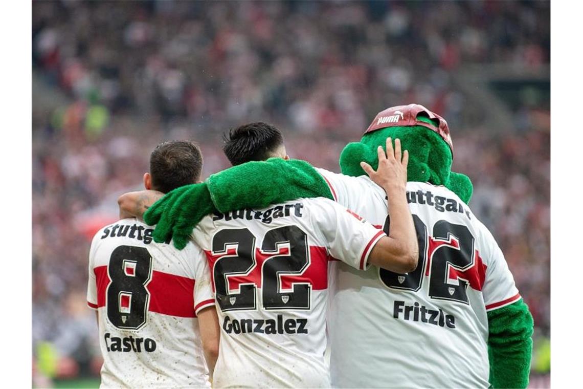 Nach dem Sieg gegen VfL Wolfsburg geht der VfB Stuttgart positiv in die Relegation. Foto: Sebastian Gollnow
