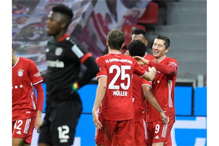Nach dem Sieg in Leverkusen löste Serienmeister FC Bayern die Werkself als Tabellenführer ab. Foto: Bernd Thissen/dpa-pool/dpa