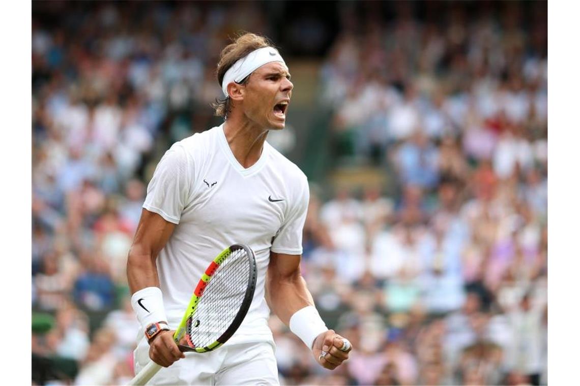 Wimbledon-Duell der Topstars Federer und Nadal Nach dem Sieg über Sam Querrey trifft Rafael Nadal nun im Halbfinale auf Roger Federer. Foto: Steve Paston/PA Wire