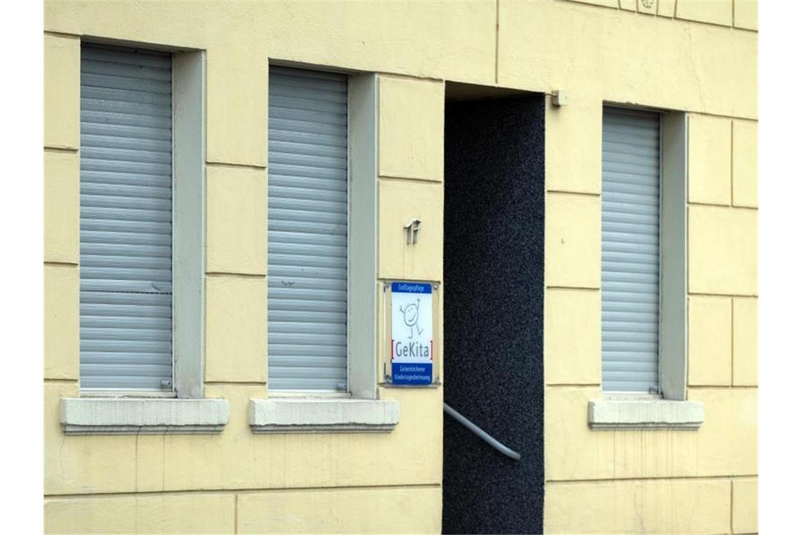 Tödliche Kita-Unfälle - Ermittlungen wegen Fahrlässigkeit Nach dem Tod eines zweijährigen Jungen in einer städtischen Mini-Kita in Gelsenkirchen ermittelt die Polizei „in alle Richtungen“. Foto: Federico Gambarini/dpa