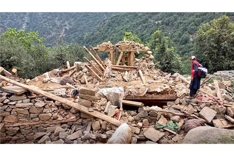 Nach dem verheerenden Erdbeben im Osten Afghanistans ist die Todeszahl auf mindestens 900 gestiegen. (Archivbild)