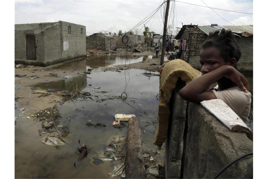 Nach dem verheerenden Zyklon „Idai“: Eine überaschwemmte Straße in Beira in Mosambik. Foto: Themba Hadebe/AP