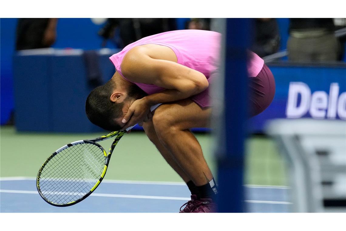 Vor Trump: Alcaraz dank US-Open-Triumph Nummer eins der Welt Nach dem verwandelten Matchball wurde Alcaraz emotional.