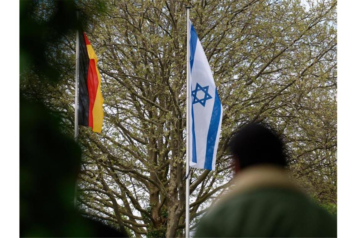 Empörung und Ermittlungen nach antisemitischen Parolen Nach den antisemitischen Vorfällen in Deutschland fordert der Bund Deutscher Kriminalbeamter Konsequenzen. Foto: Henning Kaiser/dpa