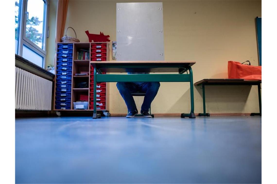 Parteien beraten über Ausgang der OB-Stichwahlen in NRW Nach den Bürgermeister-Stichwahlen in Nordrhein-Westfalen berate die Parteien über den Ausgang. Foto: Fabian Strauch/dpa