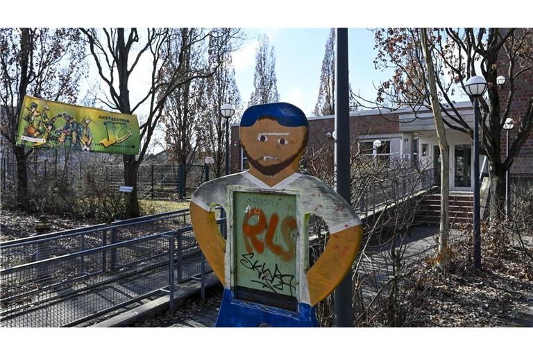 Nach den Vergewaltigungsvorwürfen bleibt das Jugendzentrum in Berlin-Neukölln geschlossen.